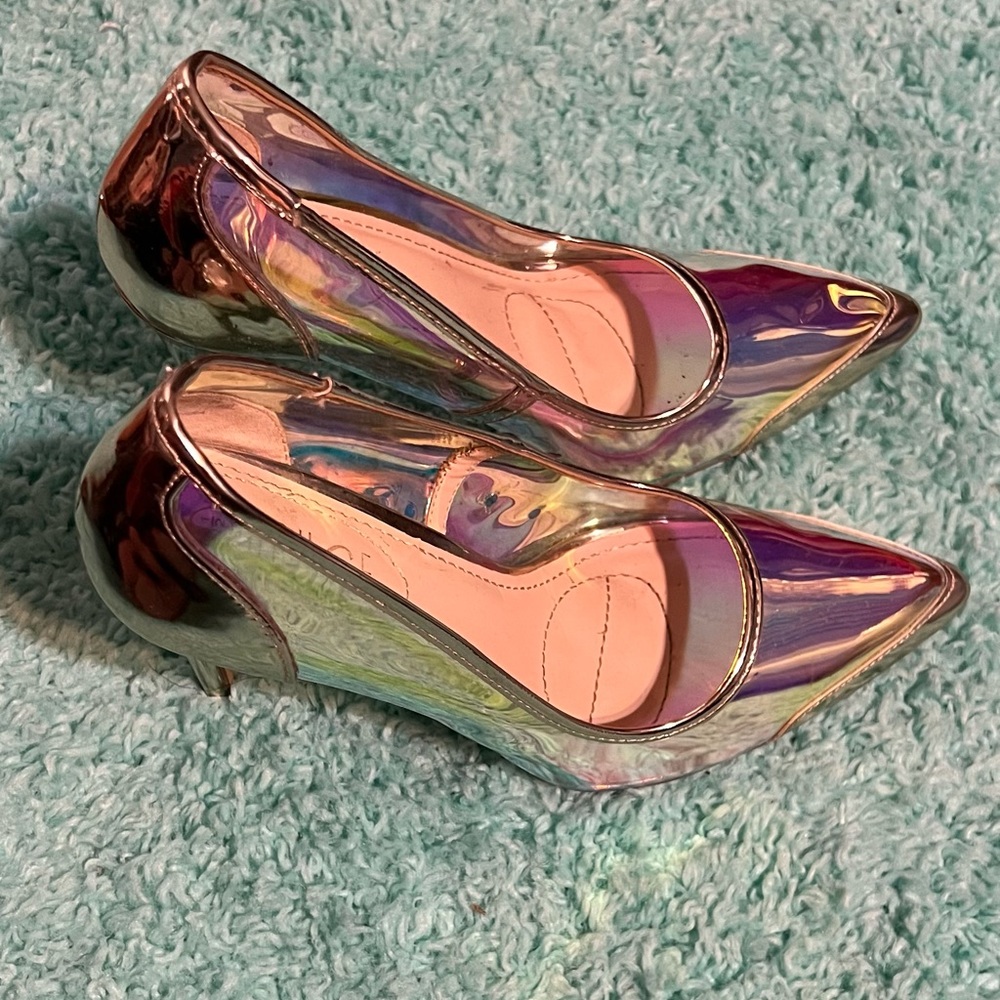 Holographic Heels